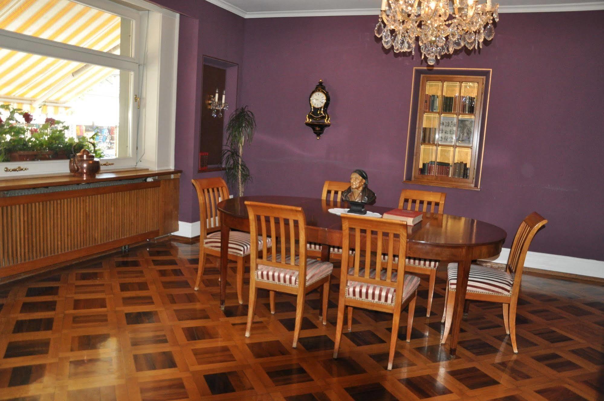 Krebs Hotel 4*